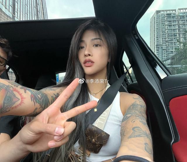 放荡的闷骚娇妻坐上来粗暴
